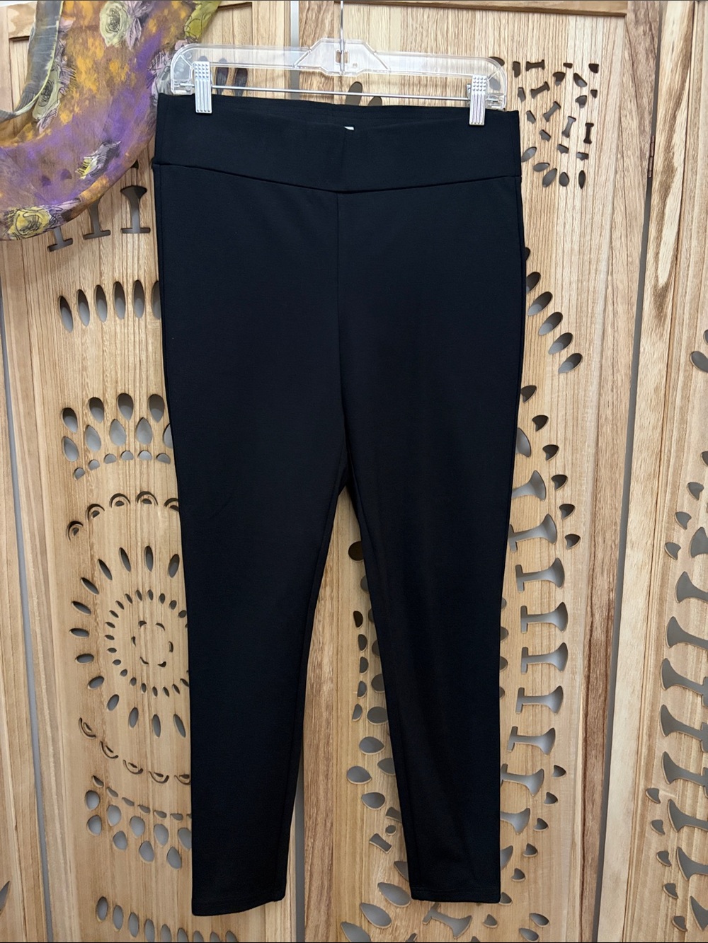 LOFT Black Pull-On Ponte Leggings - Stretch Waist - Medium